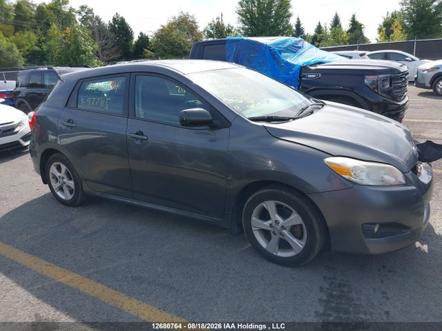 12680764 :رقم المزاد ، 2T1KU4EE5DC977915 vin ، 2013 Toyota Matrix مزاد بيع