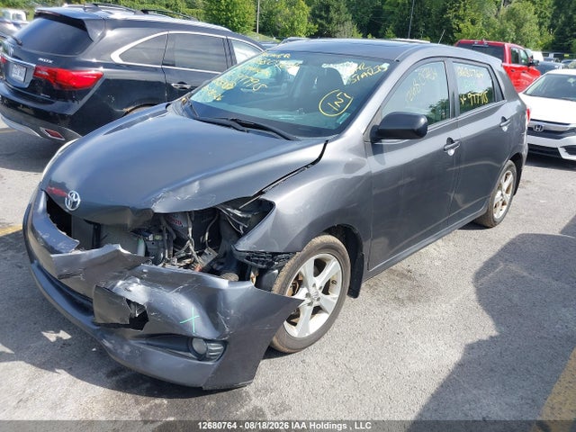 12680764 :رقم المزاد ، 2T1KU4EE5DC977915 vin ، 2013 Toyota Matrix مزاد بيع
