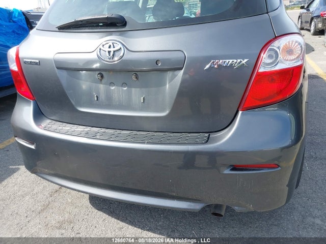12680764 :رقم المزاد ، 2T1KU4EE5DC977915 vin ، 2013 Toyota Matrix مزاد بيع