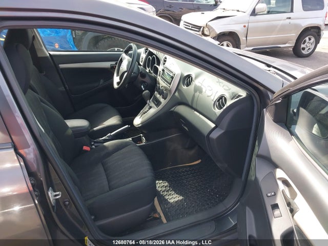 12680764 :رقم المزاد ، 2T1KU4EE5DC977915 vin ، 2013 Toyota Matrix مزاد بيع