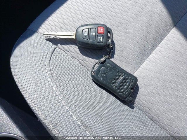 2T1BURHE8FC404793 Toyota COROLLA LE