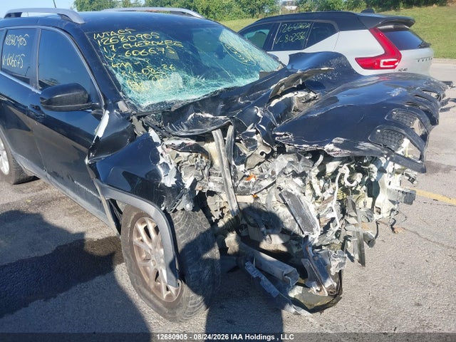 1C4PJMCS3HW606675 Jeep Cherokee