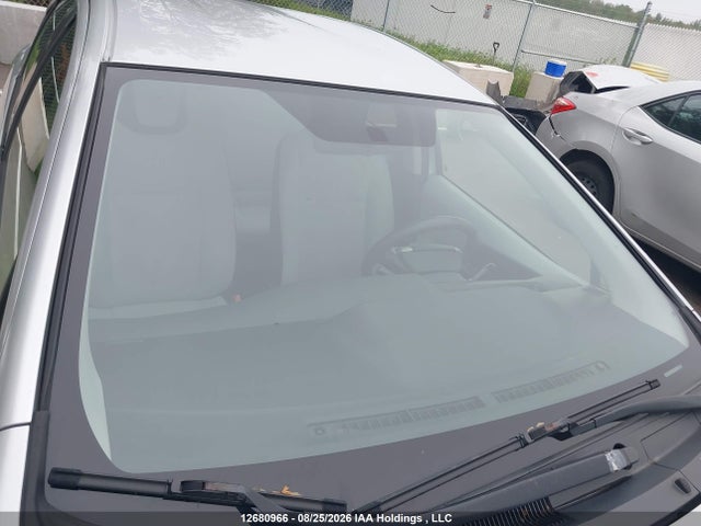 JTDKDTB31E1068945 Toyota Prius C Technology