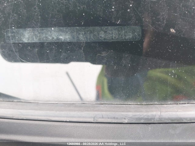 JTDKDTB31E1068945 Toyota Prius C Technology