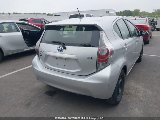 JTDKDTB31E1068945 Toyota Prius C Technology