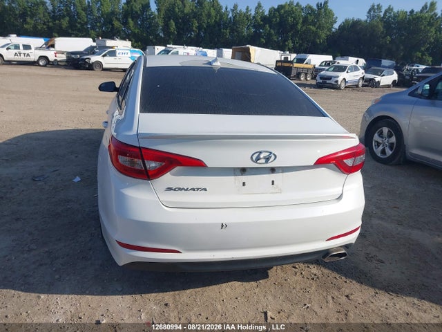 2015 Hyundai Sonata მანქანა იყიდება აუქციონზე, vin: 5NPE24AF3FH055113, აუქციონის ნომერი: 12680994