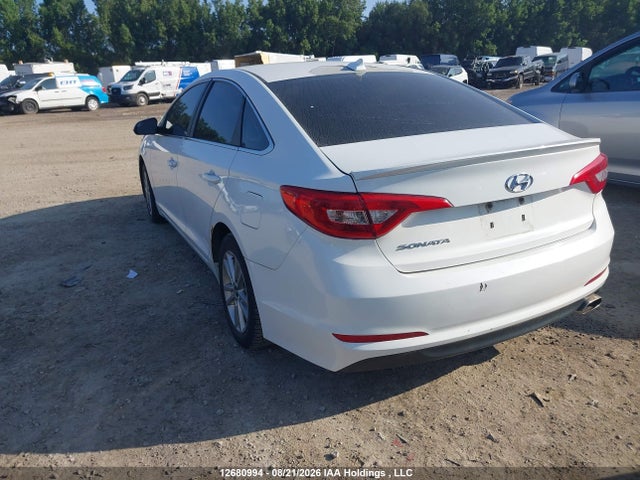 2015 Hyundai Sonata მანქანა იყიდება აუქციონზე, vin: 5NPE24AF3FH055113, აუქციონის ნომერი: 12680994