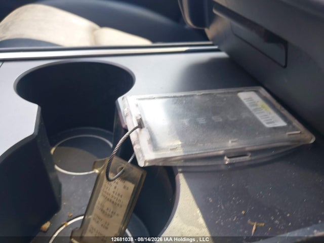 Tesla Model Y 2022 7SAYGDEE9NF464989 Image 9