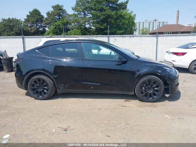 Tesla Model Y 2022 7SAYGDEE9NF464989 Image 12