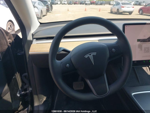 Tesla Model Y 2022 7SAYGDEE9NF464989 Image 17