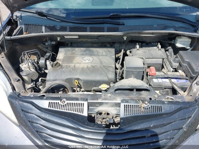 2011 Toyota Sienna მანქანა იყიდება აუქციონზე, vin: 5TDZK3DC2BS090453, აუქციონის ნომერი: 12681060