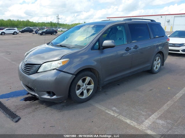 2011 Toyota Sienna მანქანა იყიდება აუქციონზე, vin: 5TDZK3DC2BS090453, აუქციონის ნომერი: 12681060