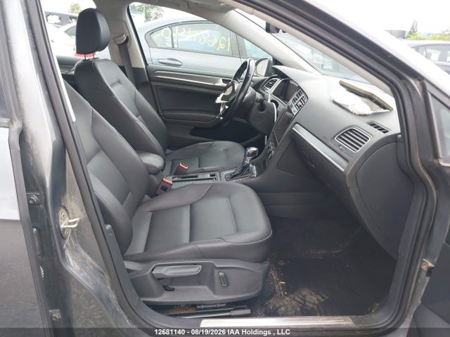 WVWPR7AU7JW908880 Volkswagen E-golf Comfortline