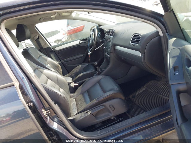 2011 Volkswagen Golf მანქანა იყიდება აუქციონზე, vin: WVWCA9AJ7BW013852, აუქციონის ნომერი: 12681215