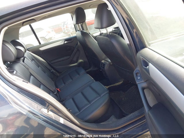 2011 Volkswagen Golf მანქანა იყიდება აუქციონზე, vin: WVWCA9AJ7BW013852, აუქციონის ნომერი: 12681215