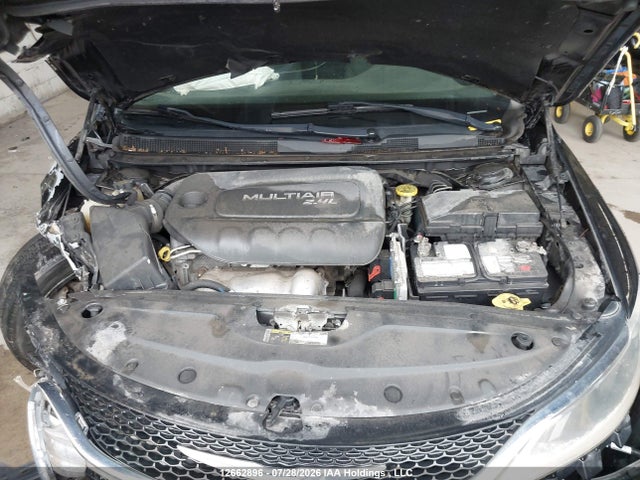 12662896 :رقم المزاد ، 1C3CCCFB8FN640794 vin ، 2015 Chrysler 200 Lx مزاد بيع