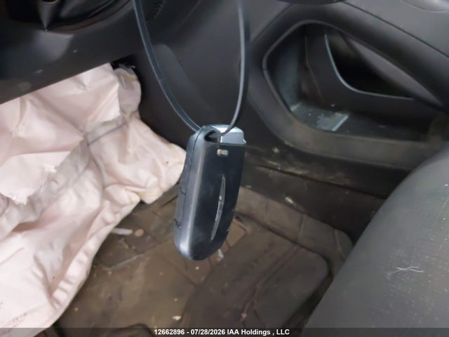 12662896 :رقم المزاد ، 1C3CCCFB8FN640794 vin ، 2015 Chrysler 200 Lx مزاد بيع