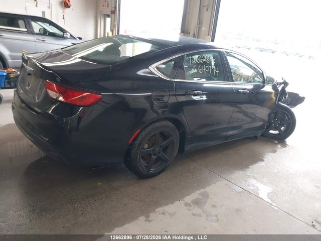 12662896 :رقم المزاد ، 1C3CCCFB8FN640794 vin ، 2015 Chrysler 200 Lx مزاد بيع
