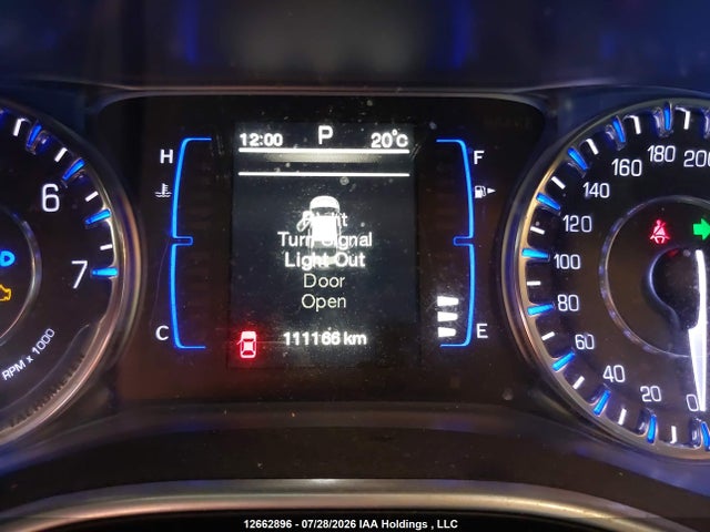 12662896 :رقم المزاد ، 1C3CCCFB8FN640794 vin ، 2015 Chrysler 200 Lx مزاد بيع