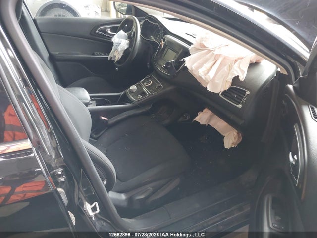 12662896 :رقم المزاد ، 1C3CCCFB8FN640794 vin ، 2015 Chrysler 200 Lx مزاد بيع