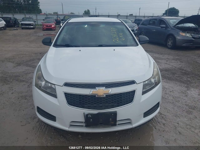12681277 :رقم المزاد ، 1G1PL5SH8D7300218 vin ، 2013 Chevrolet Cruze Ls مزاد بيع
