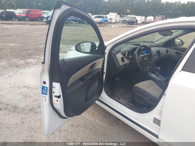 12681277 :رقم المزاد ، 1G1PL5SH8D7300218 vin ، 2013 Chevrolet Cruze Ls مزاد بيع