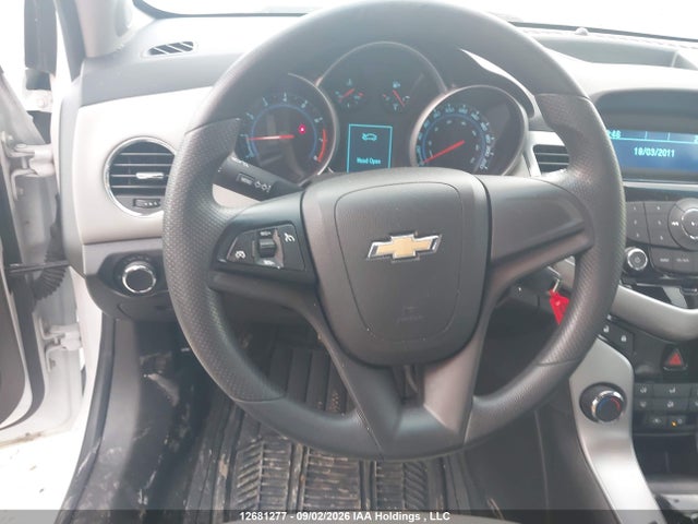 12681277 :رقم المزاد ، 1G1PL5SH8D7300218 vin ، 2013 Chevrolet Cruze Ls مزاد بيع