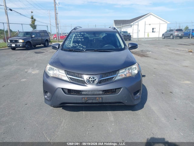 2T3BFREV1FW233664 Toyota RAV4 LE