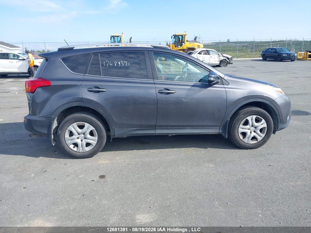 2T3BFREV1FW233664 Toyota RAV4 LE