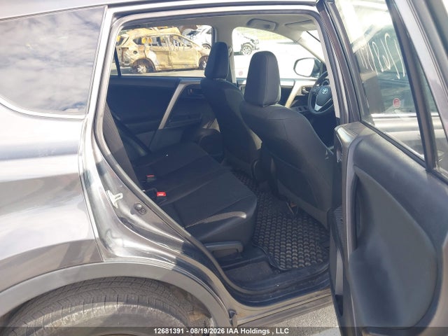 2T3BFREV1FW233664 Toyota RAV4 LE