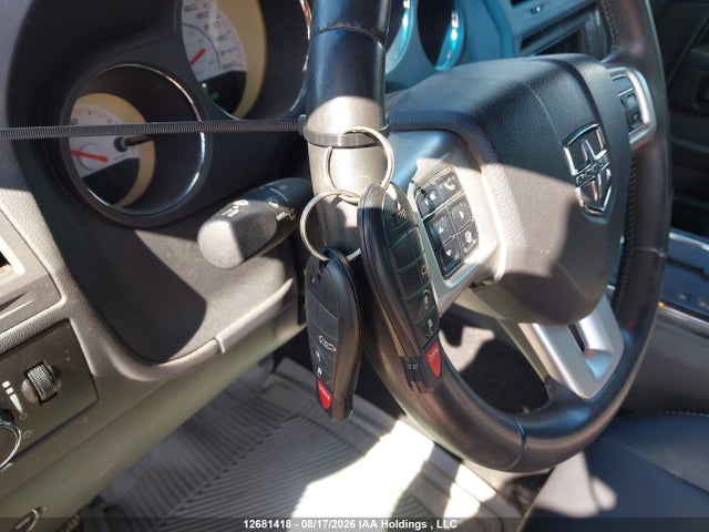 12681418 :رقم المزاد ، 2B3CJ4DG2BH601662 vin ، 2011 Dodge Challenger مزاد بيع