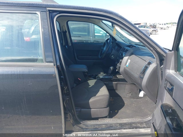 2010 Mazda Tribute Gx I4 მანქანა იყიდება აუქციონზე, vin: 4F2CY0C79AKM08100, აუქციონის ნომერი: 12681479