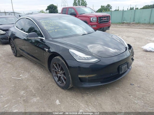 Продажа на аукционе авто 2018 Tesla Model 3, vin: 5YJ3E1EAXJF028574, номер лота: 12681497