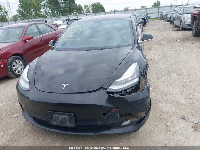 Продажа на аукционе авто 2018 Tesla Model 3, vin: 5YJ3E1EAXJF028574, номер лота: 12681497
