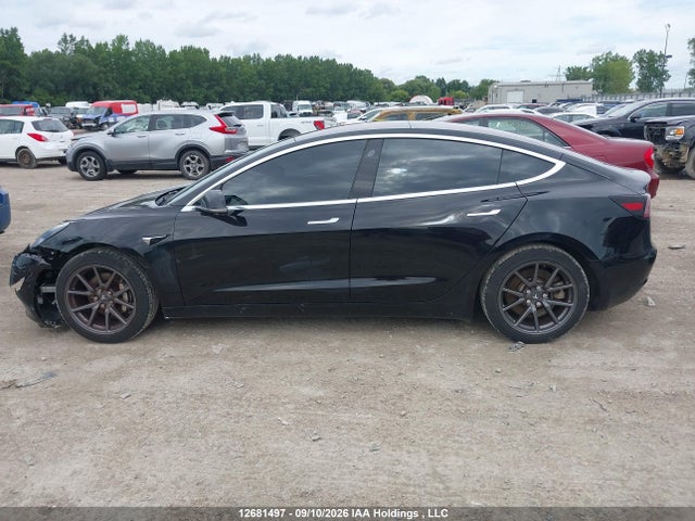 Продажа на аукционе авто 2018 Tesla Model 3, vin: 5YJ3E1EAXJF028574, номер лота: 12681497