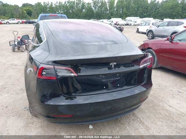 Продажа на аукционе авто 2018 Tesla Model 3, vin: 5YJ3E1EAXJF028574, номер лота: 12681497