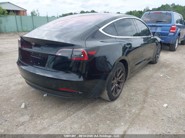 Продажа на аукционе авто 2018 Tesla Model 3, vin: 5YJ3E1EAXJF028574, номер лота: 12681497