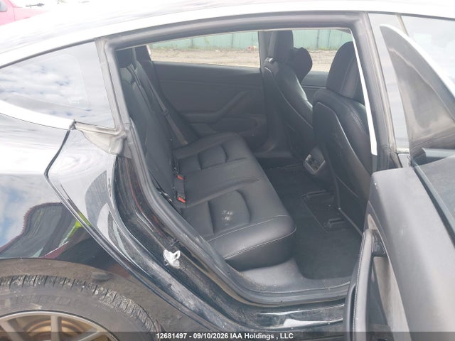 Продажа на аукционе авто 2018 Tesla Model 3, vin: 5YJ3E1EAXJF028574, номер лота: 12681497