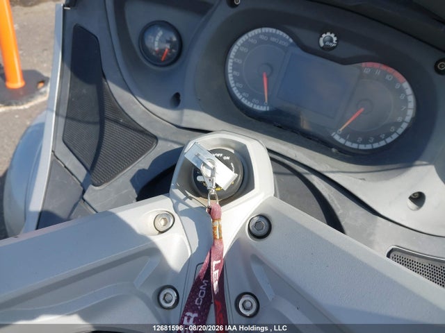 12681596 :رقم المزاد ، 2BXJBWC18AV001076 vin ، 2010 Can-am Spyder Roadster Rts مزاد بيع