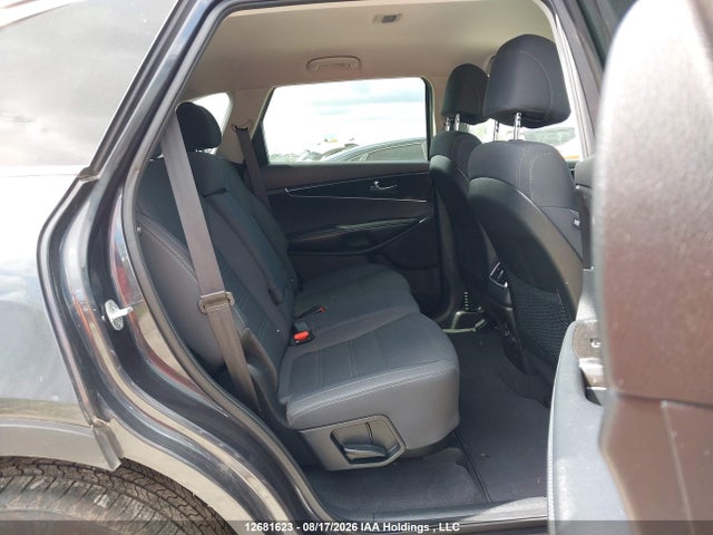 KIA Sorento 2017 5XYPGDA35HG316106 Image 8