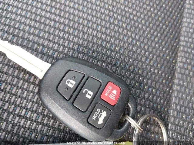 2015 Toyota Corolla მანქანა იყიდება აუქციონზე, vin: 2T1BURHE7FC246737, აუქციონის ნომერი: 12681672