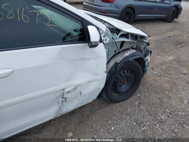 2015 Toyota Corolla მანქანა იყიდება აუქციონზე, vin: 2T1BURHE7FC246737, აუქციონის ნომერი: 12681672