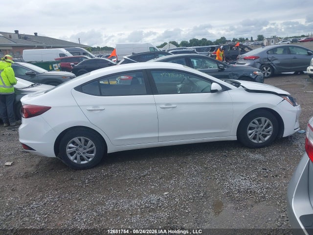 Hyundai Elantra Essential 2019 KMHD74LF3KU861586 Image 13