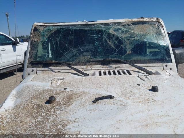 1C4BJWEG1FL627831 Jeep Wrangler Unlimited Sahara