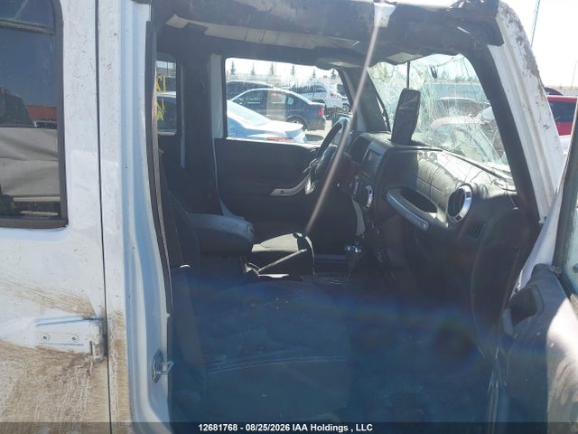 1C4BJWEG1FL627831 Jeep Wrangler Unlimited Sahara