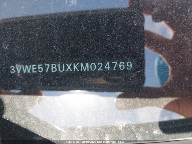 3VWE57BUXKM024769 Volkswagen JETTA SEL