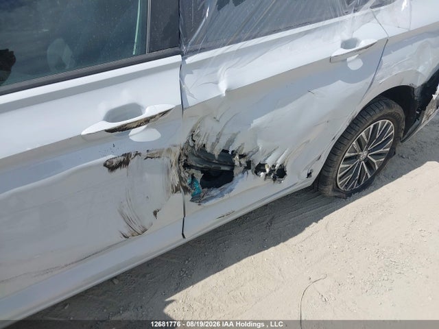 3VWE57BUXKM024769 Volkswagen JETTA SEL