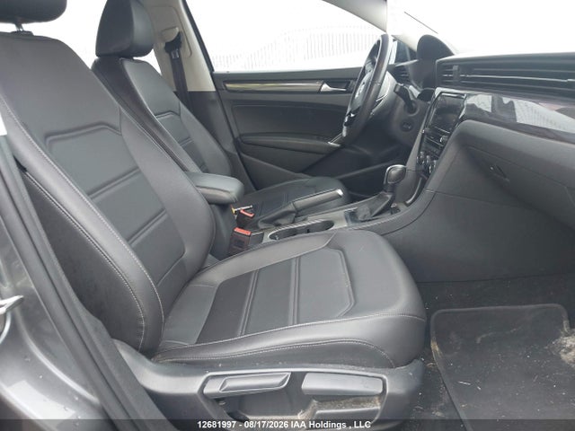 Volkswagen Passat Highline 2021 1VWBA7A31MC007936 Image 5