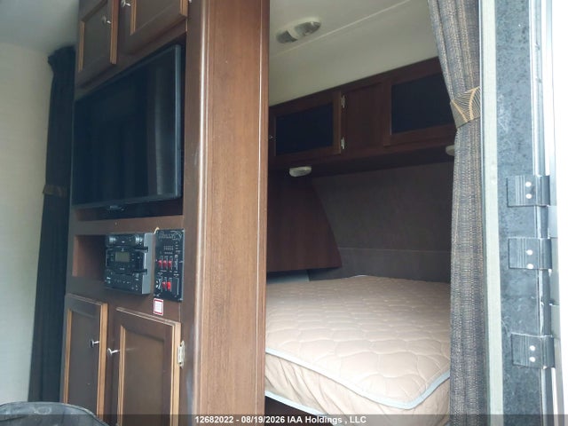 Keystone Bullet 2015 4YDT24320FD424823 Image 8