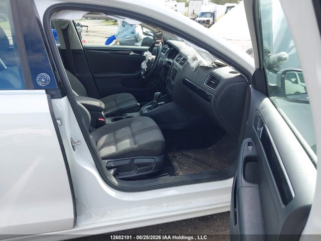 Продажа на аукционе авто 2017 Volkswagen Jetta, vin: 3VWDB7AJ2HM327176, номер лота: 12682101